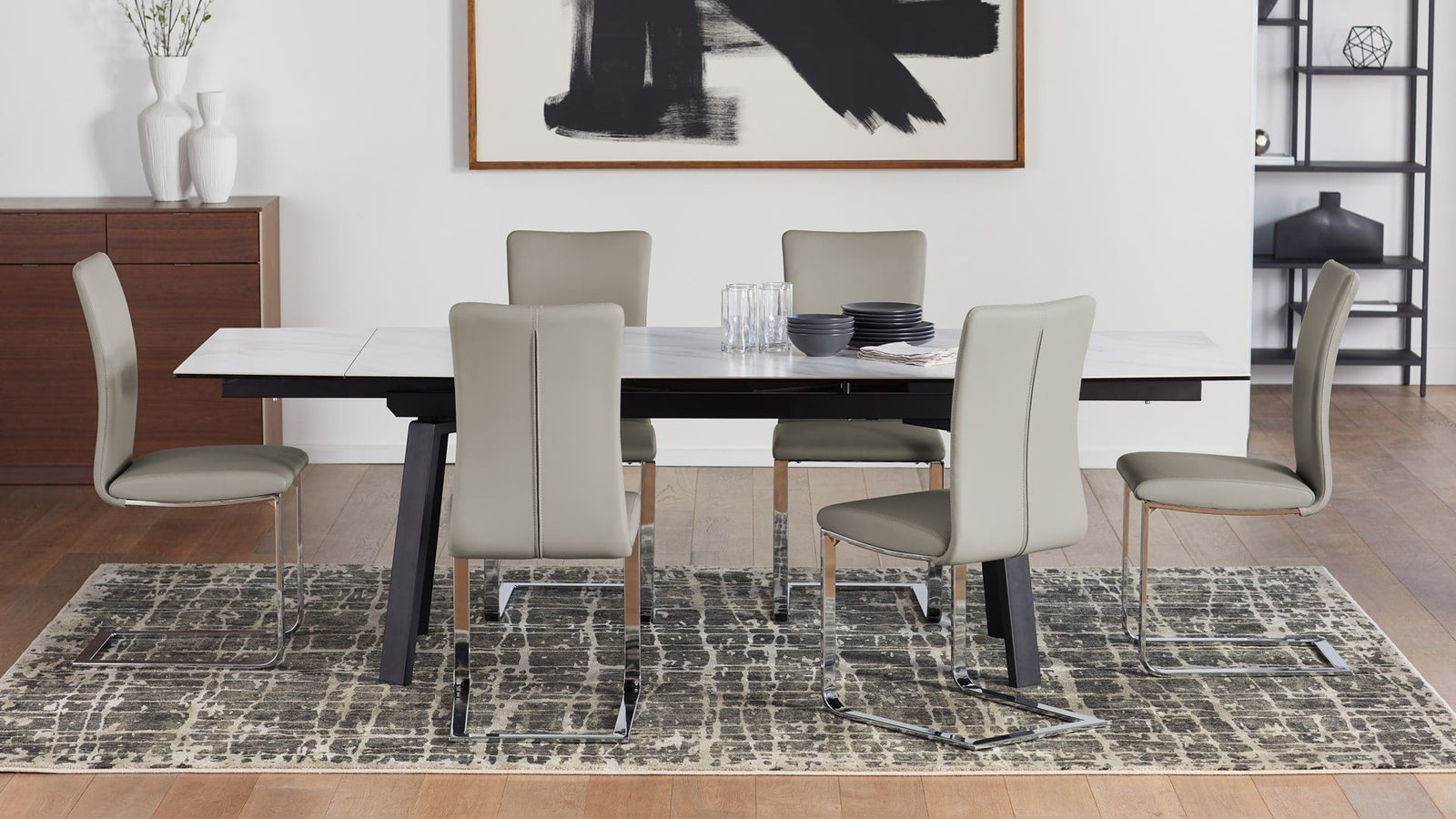 Contemporary vs. Mid-Century Modern: Understand and Blend These Two Design Styles